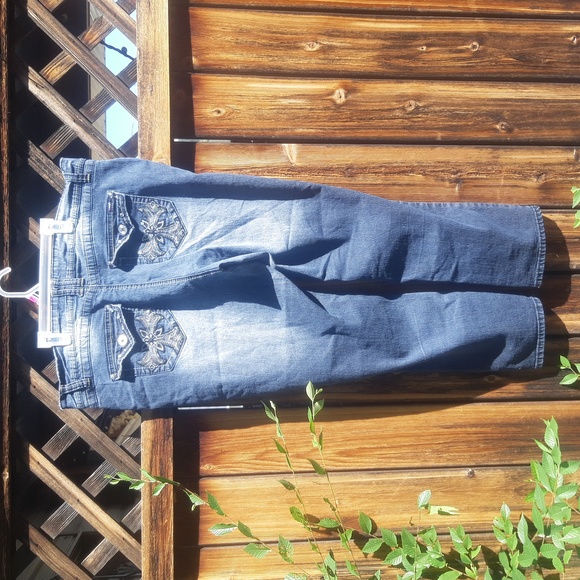 Angel's Jean's Acid wash with embroidered pockets - Picture 6 of 7